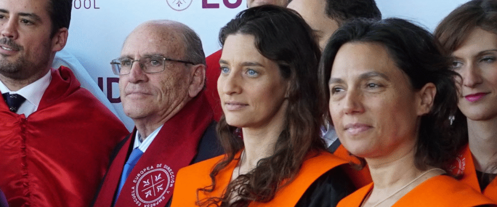 Laura Monteagudo en acto de graduación